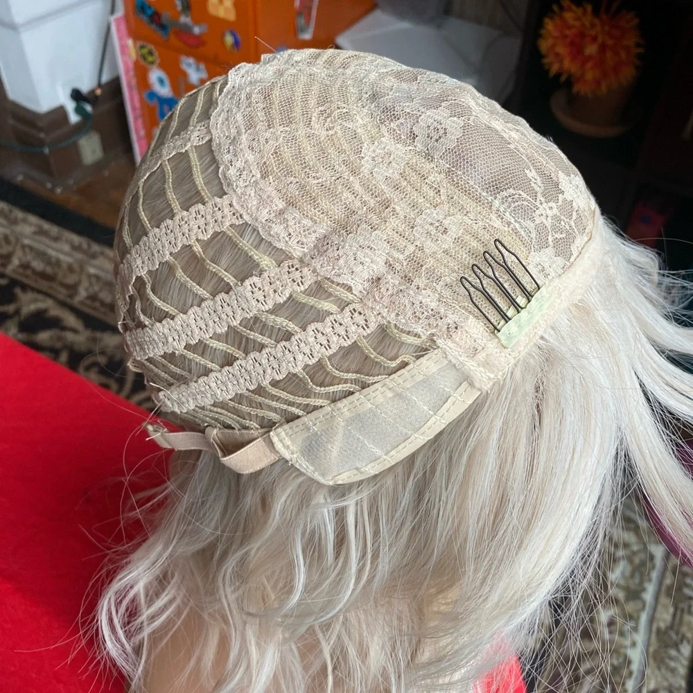 White platinum blonde bob wig